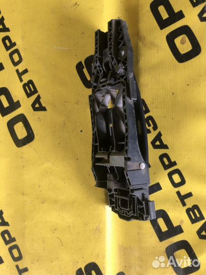 Задняя левая ручка Volkswagen Polo