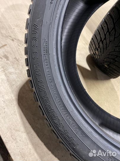 Nokian Tyres Hakkapeliitta 9 SUV 295/40 R21 111T