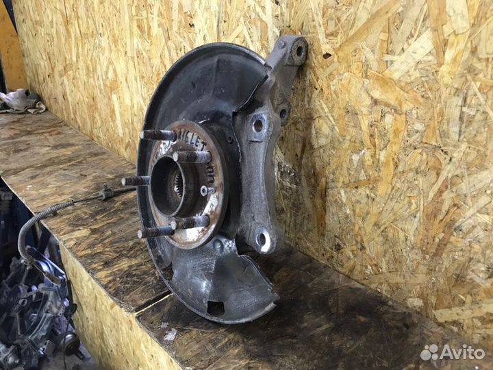 Цапфа передняя правая Opel Astra J хетчбек 1 2011