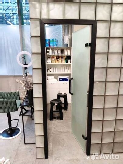 Стеклянные двери на заказ