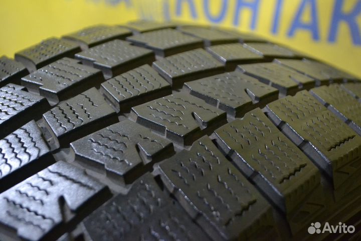 Dunlop Winter Maxx WM01 215/60 R16
