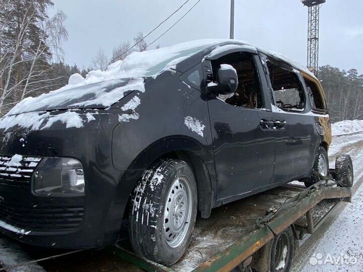 Hyundai Staria - 2021г (дизель) по запчастям