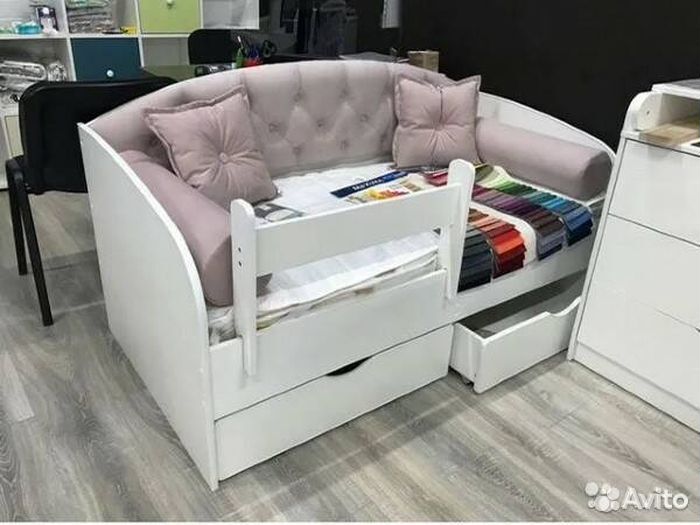 Кровать для малыша диван съёмный борт лдсп