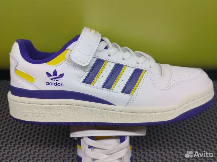 Adidas forum low