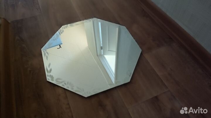 Зеркало с обрамлением 8-ми угольное