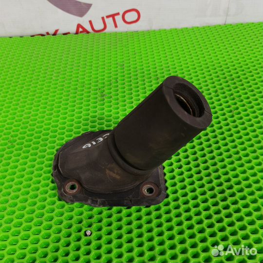 Кожух рулевой колонки Cadillac Escalade GMT800