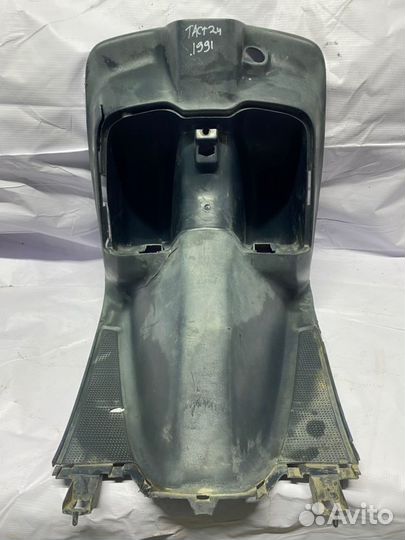 Подрулевой пластик Honda Tact AF-24