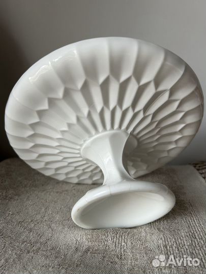 Фруктовница молочное стекло