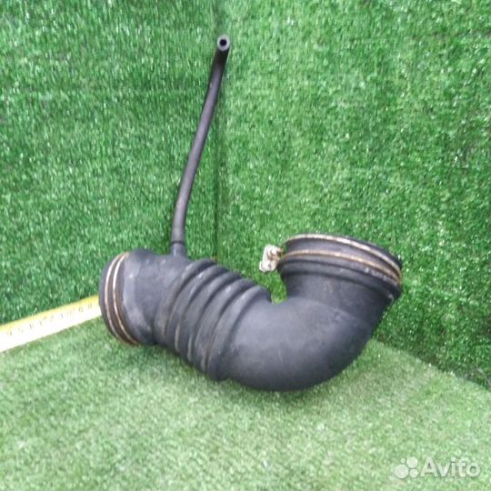 Патрубок воздушного фильтра Mitsubishi Lancer CS2A