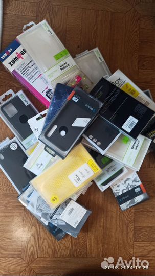 Продам пакетом чехлы и защитные стекла на телефоны