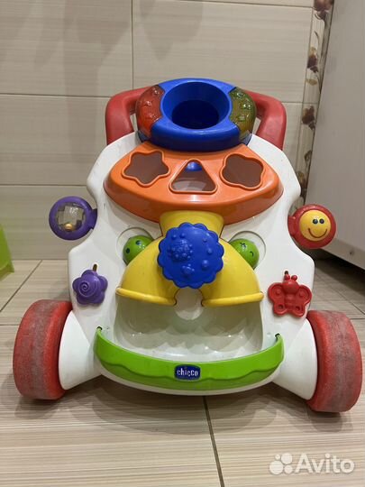 Продаю каталку-ходунки chicco