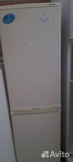 Холодильник двухкамерный Samsung