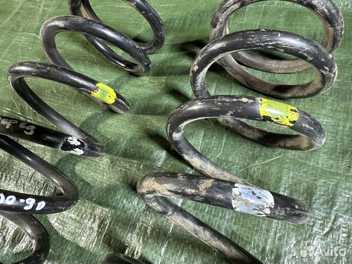 Пружина передняя jzx100 jzx90 Mark2 Chaser