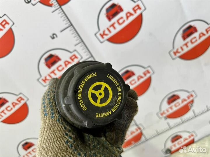 Бачок гур Ford Focus 2