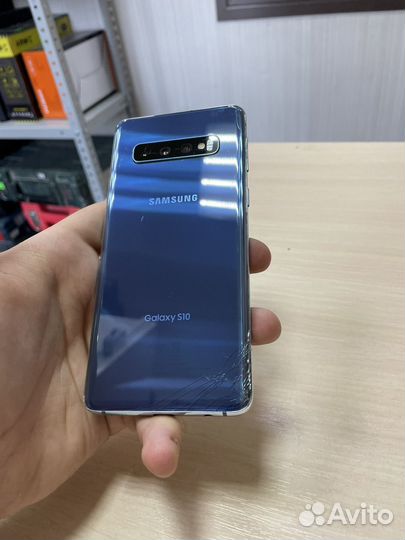 Samsung Galaxy S10, 8/128 ГБ