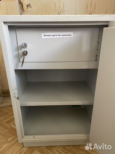 Сейф металлический