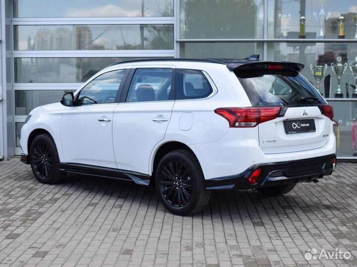 Mitsubishi Outlander 2.4 CVT, 2022, 150 км