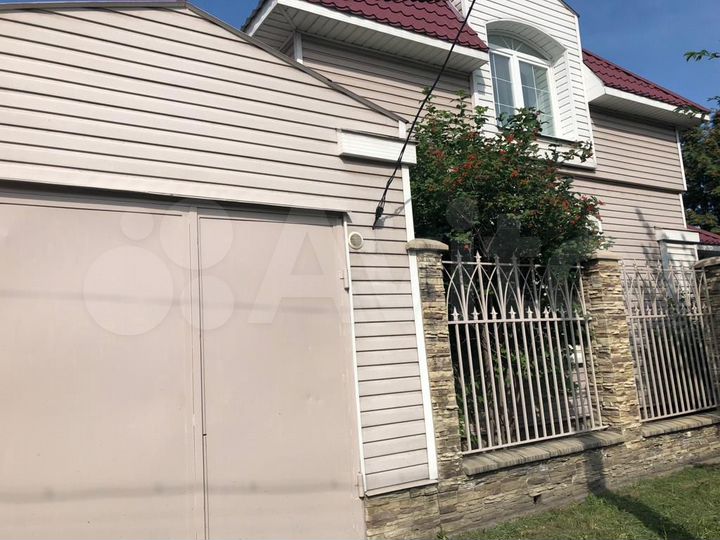 Дом 280 м² на участке 7,5 сот.