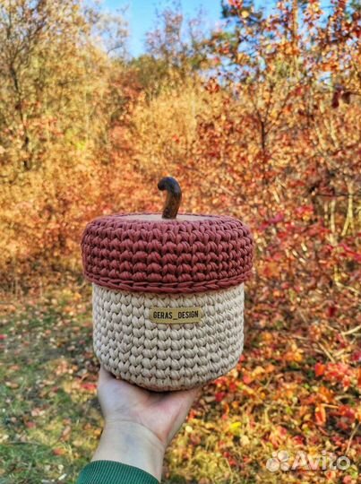 Интерьерная вязаная декоративная корзина Желудь