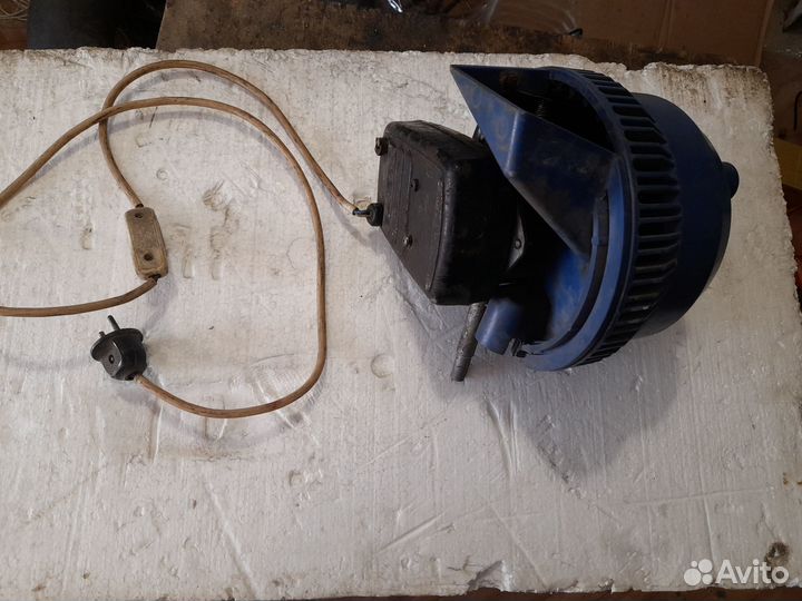 Шипоподающее устройство Германия