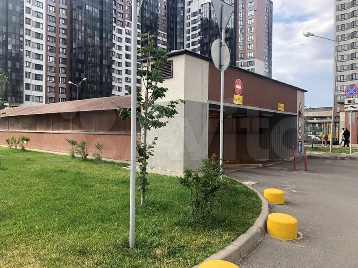 Машиноместо, 14 м²