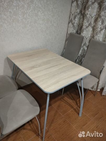 Кухонный стол