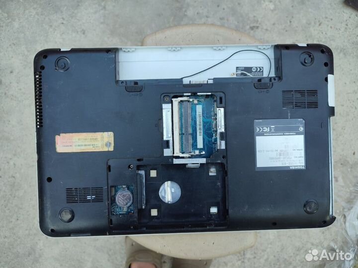 Toshiba C850-B7K В Разборе