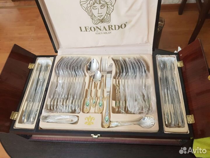 Столовый набор ложки и вилки