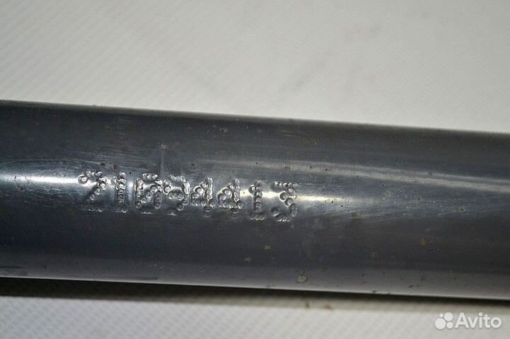 Кронштейн крыла ведущего моста, передний правый vo