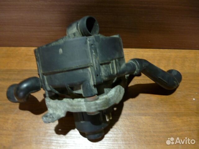 Насос воздушный Mercedes Benz CLS CLK-Class M272