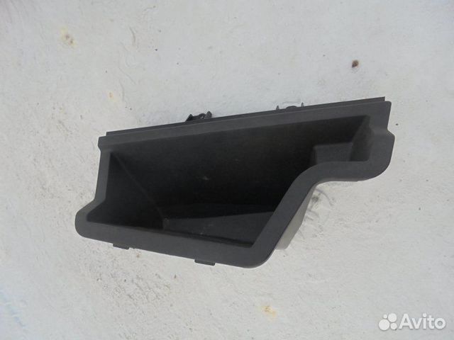 Ящик в багажник правый Toyota Avensis AZT250