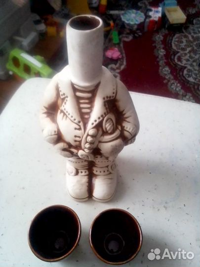 Глиняная бутылка