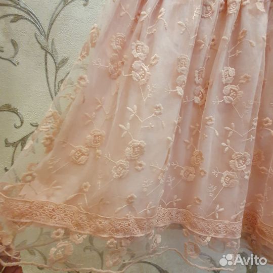 Нарядное платье на девочку 6-8 лет