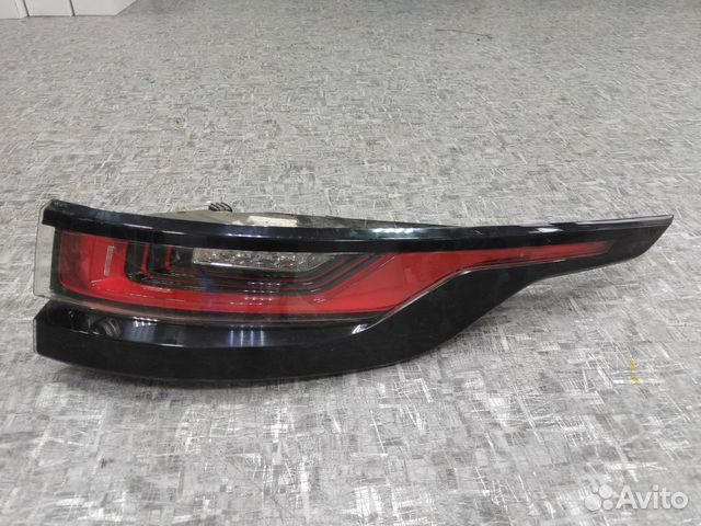 Задний правый фонарь Range Rover Velar LR111106