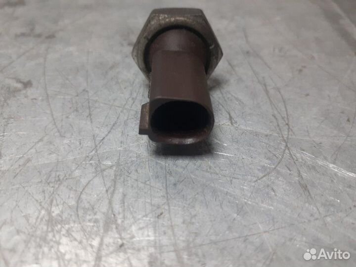 Датчик давления масла Skoda Octavia (A4 1U)