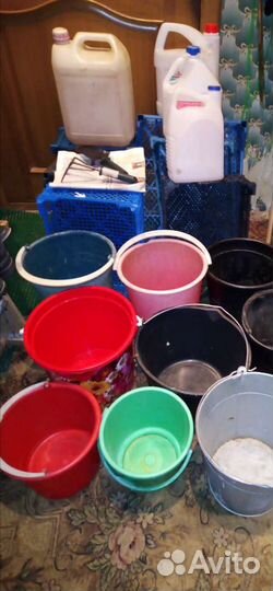 Садовый шланг, вёдра и др