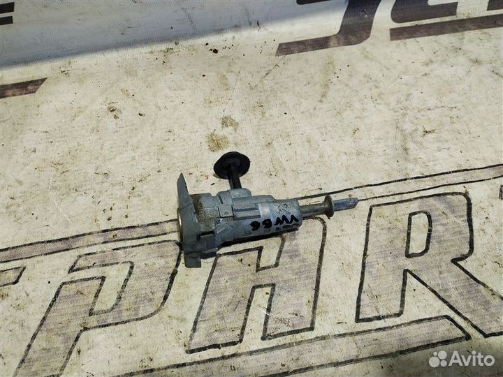 Личинка замка двери Volkswagen Passat B6 1.8 BZB