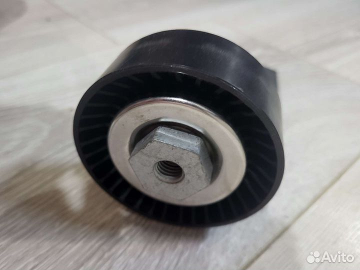 Ролик приводного ремня