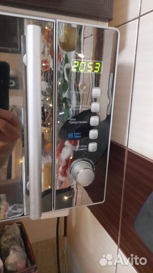 Микроволновая печь Midea AM820CMF