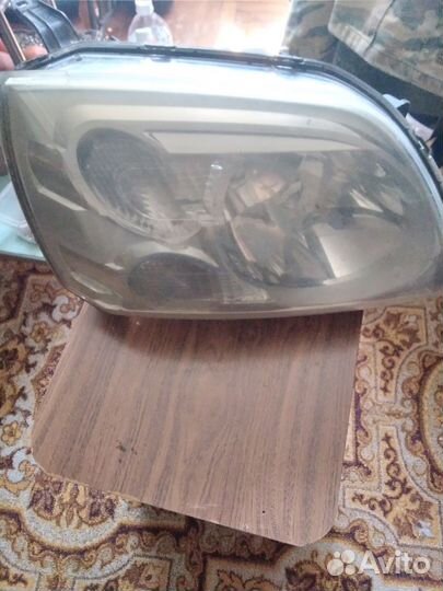 Продам фару на Мицубиси левая б/у