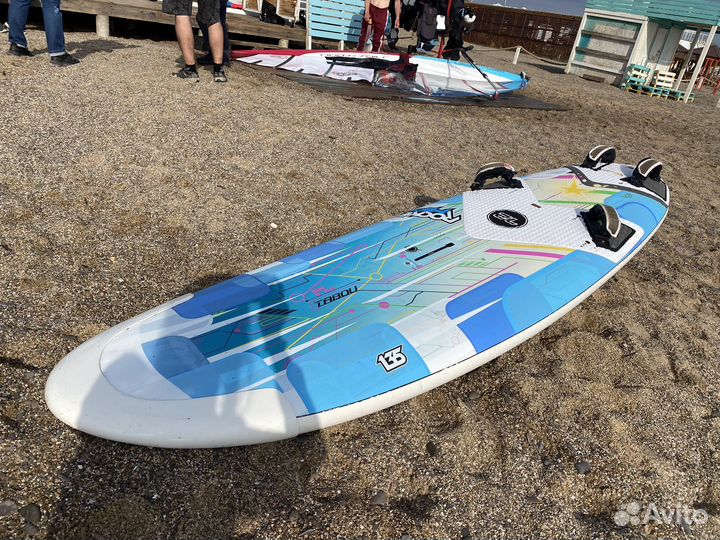 Доска для виндсерфинга Tabou Rocket 135 л