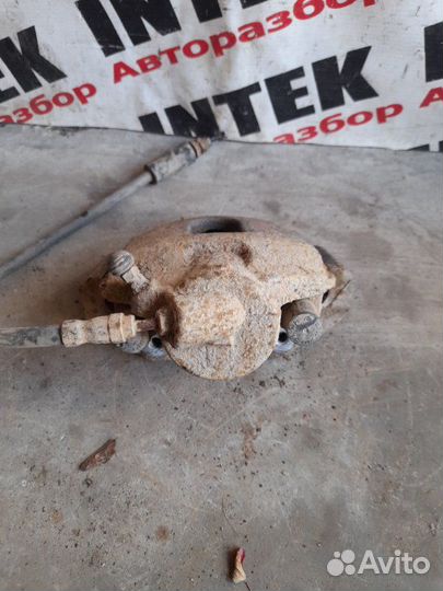 Суппорт передний левый Ford Fusion 2008