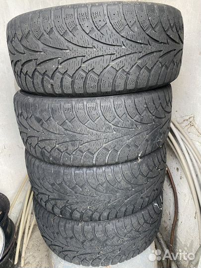 Hankook Winter I'Pike 225/45 R17