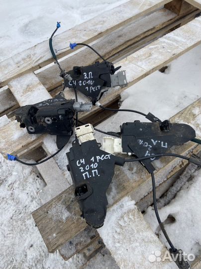 Замок задний правый Ситроен C4 2010 ep6 хетчбэк