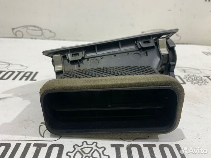 Дефлектор воздуховода правый Bmw 745 E65 N62B44