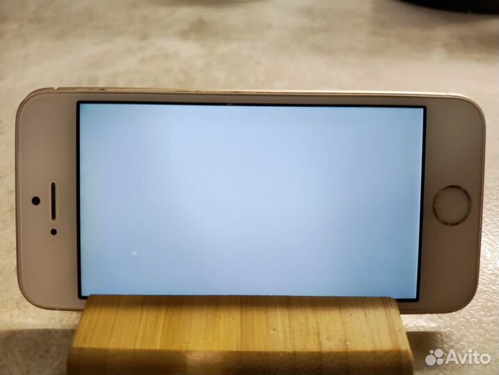 iPhone SE, 32 ГБ