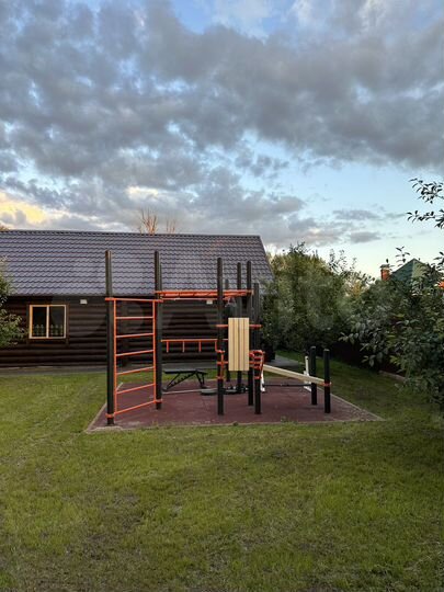 Дом 300 м² на участке 14 сот.