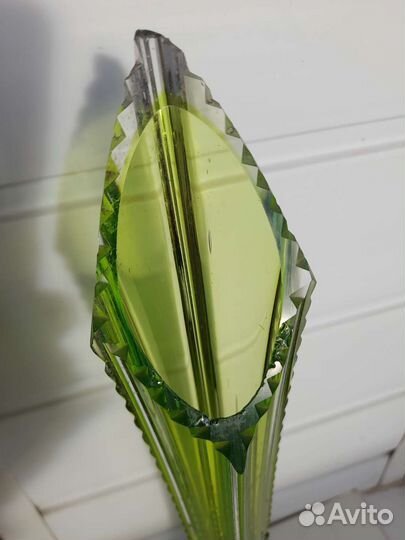 Старинная стеклянная вазочка