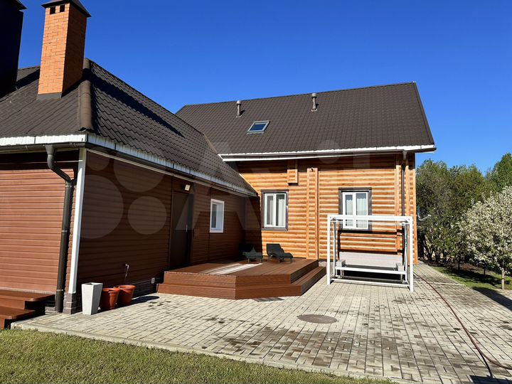 Коттедж 180 м² на участке 11,8 сот.