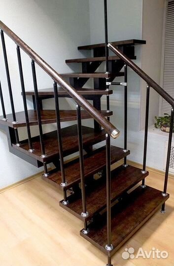 Лестница на металлокаркасе под ключ